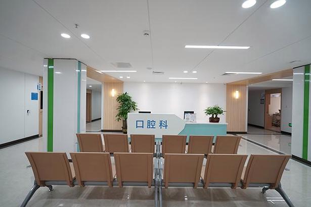 武汉深圳做骨性龅牙矫正，这几家公立医院和专科口碑不错
